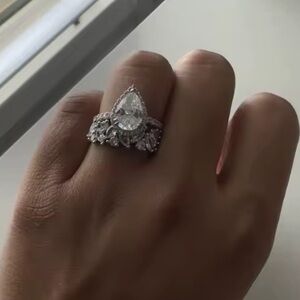 Luxury Pear-Cut Cluster Diamond Silver Statement Ring